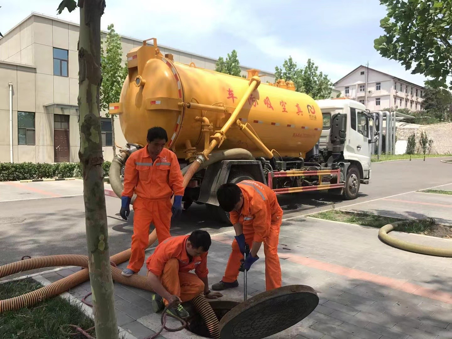 沧州化粪池清理与5-8吨吸粪车施工效率分析